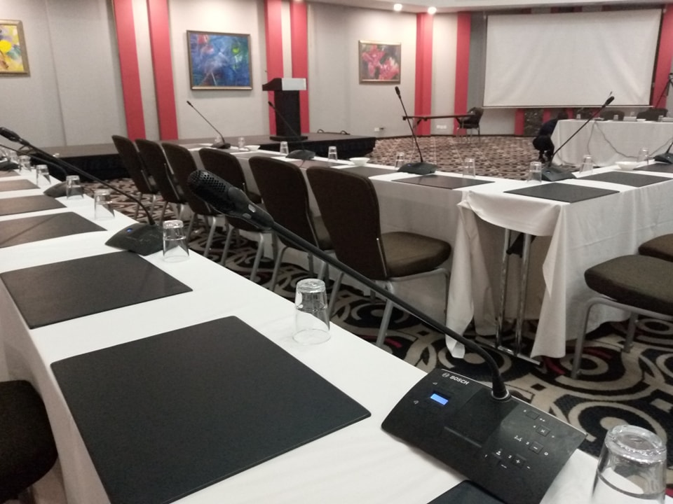 Table Mics & LED Screens